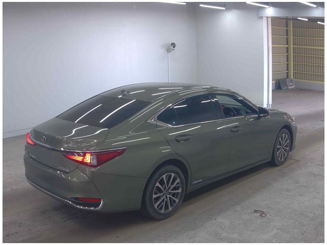 2021 Lexus ES 300h