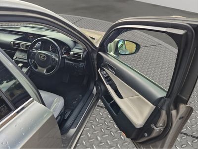 2015 Lexus IS 300h