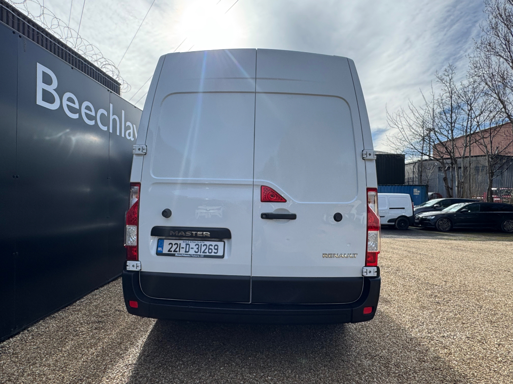 2022 Renault Master
