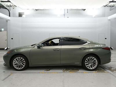 2021 Lexus ES 300h