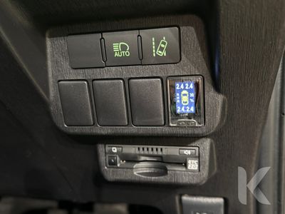 2020 Toyota Prius Alpha
