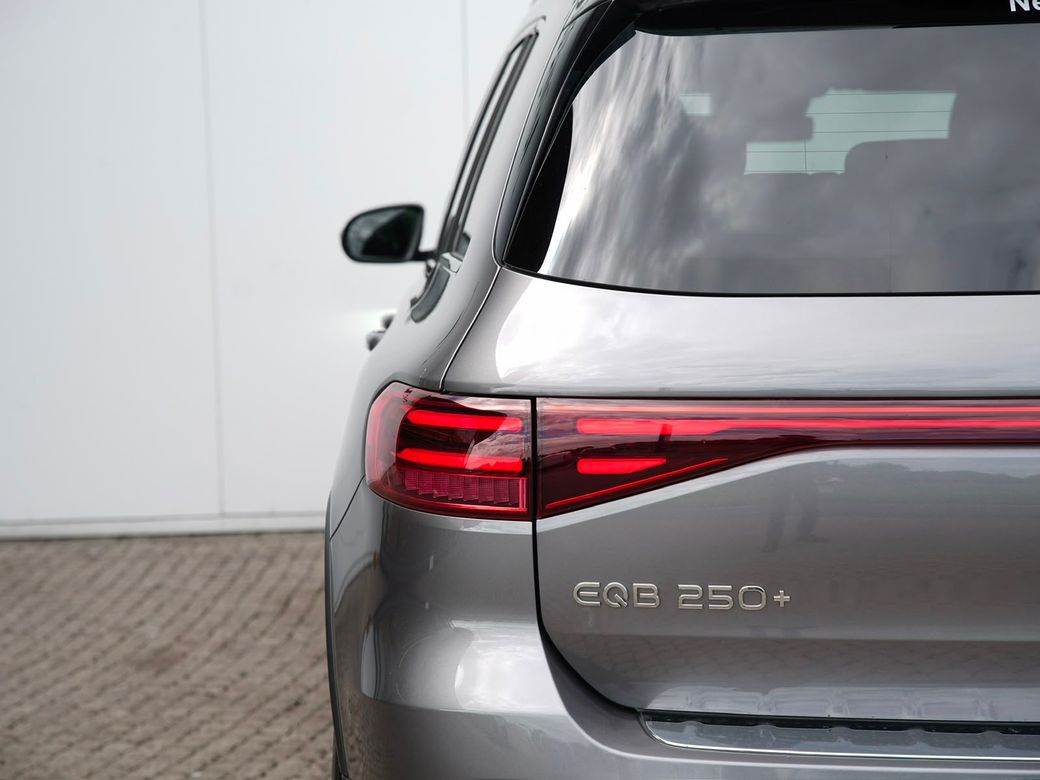 2025 Mercedes-Benz EQB