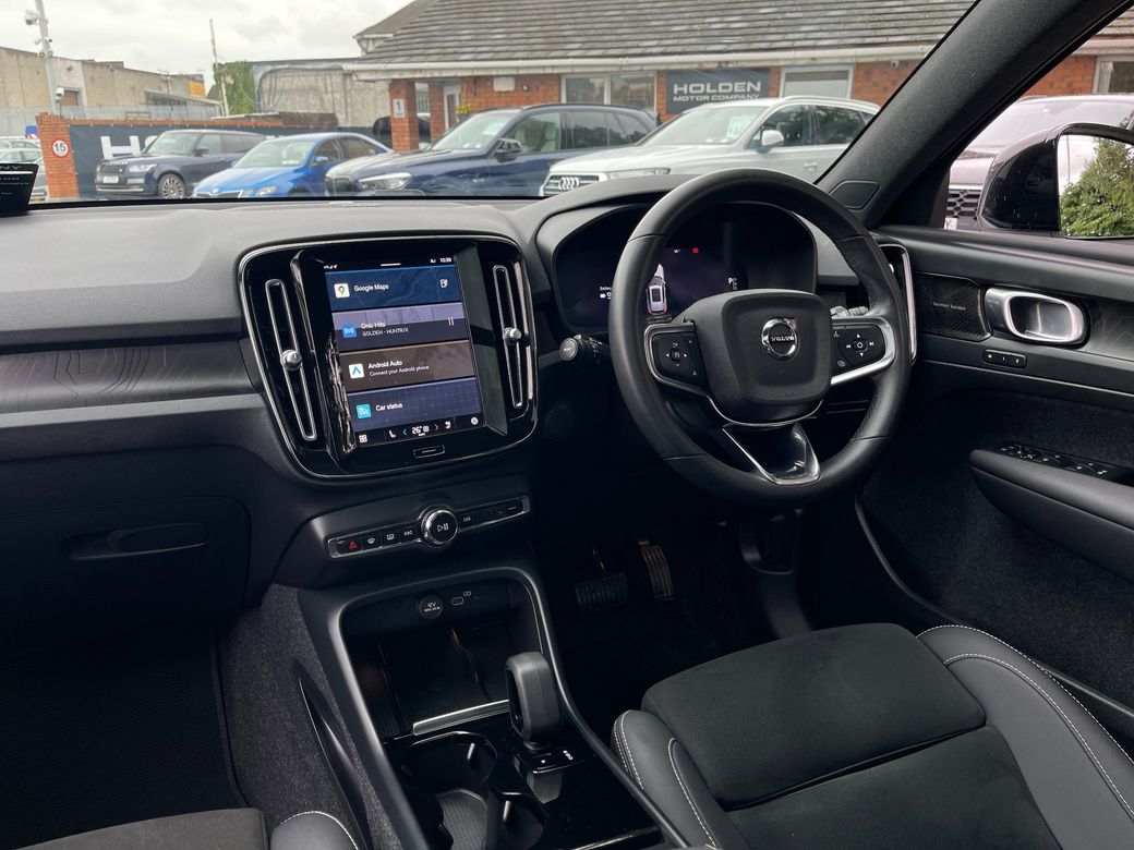2022 Volvo XC40