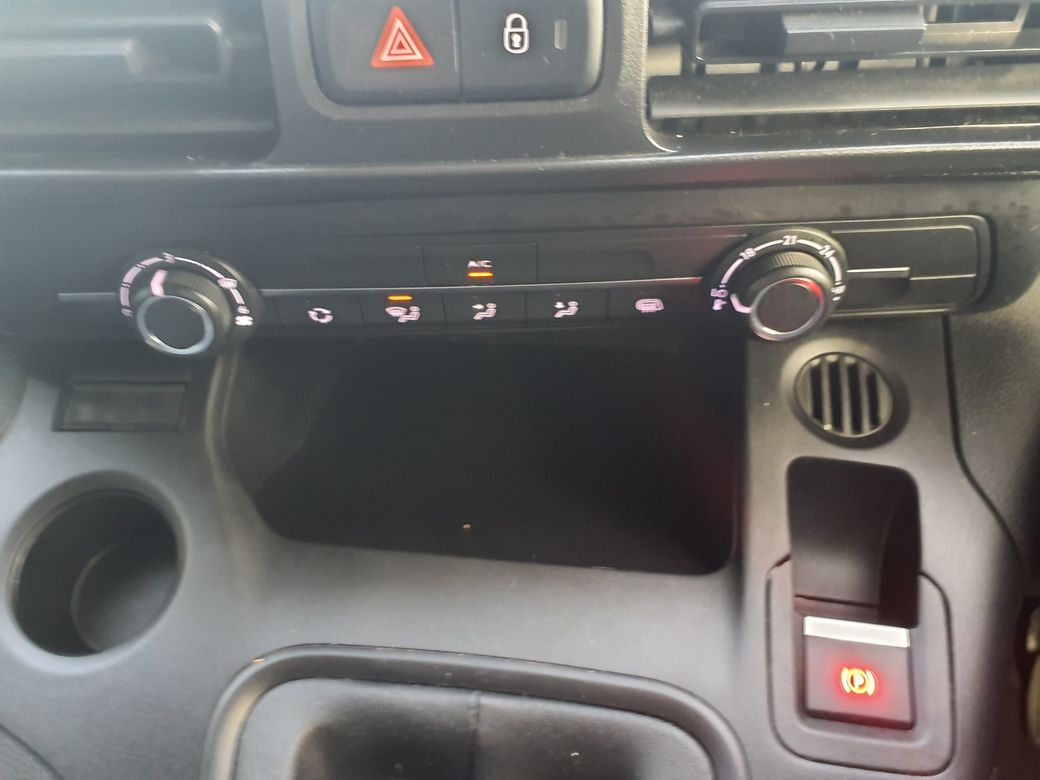 2022 Peugeot Partner