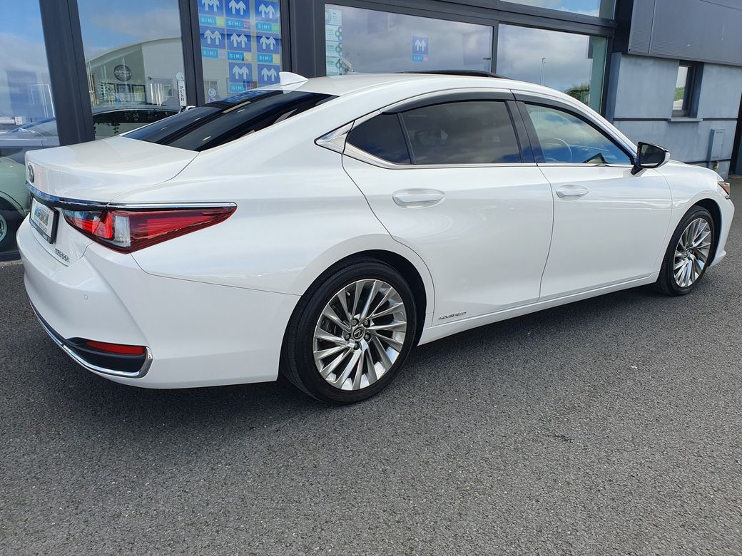 2020 Lexus ES 300h