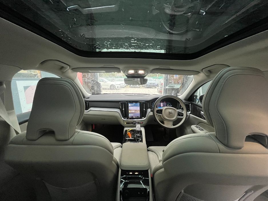 2025 Volvo V60