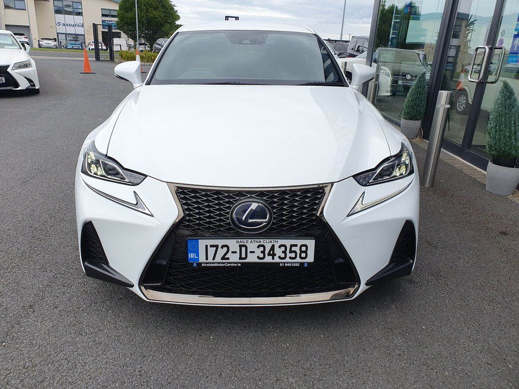 2017 Lexus IS 300h