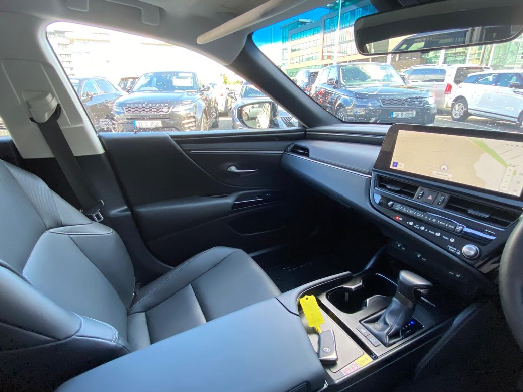 2023 Lexus ES 300h