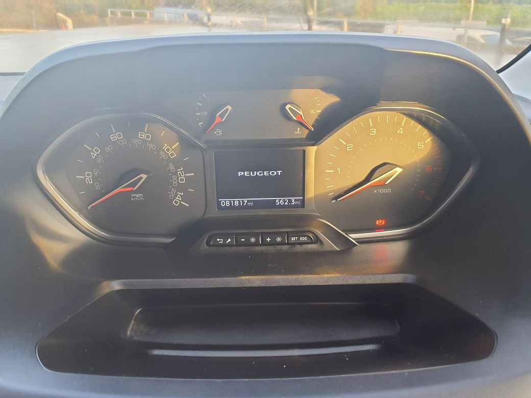 2022 Peugeot Partner