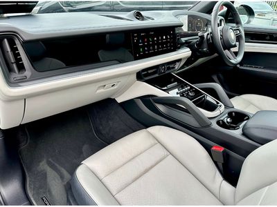 2024 Porsche Cayenne