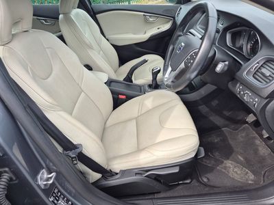 2016 Volvo V40