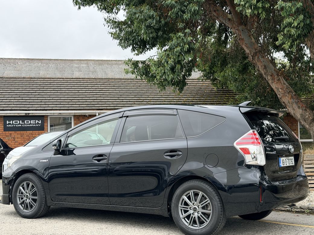 2016 Toyota Prius Alpha