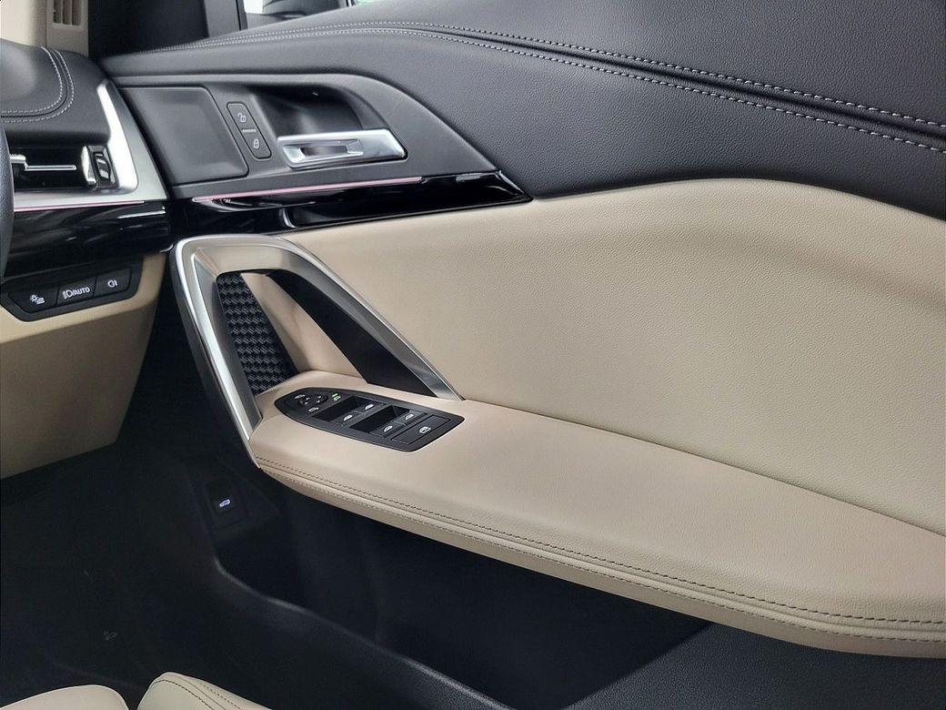 2025 BMW X1