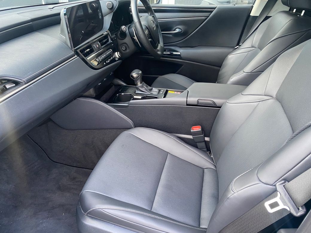 2023 Lexus ES 300h
