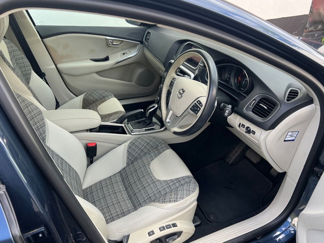 2019 Volvo V40