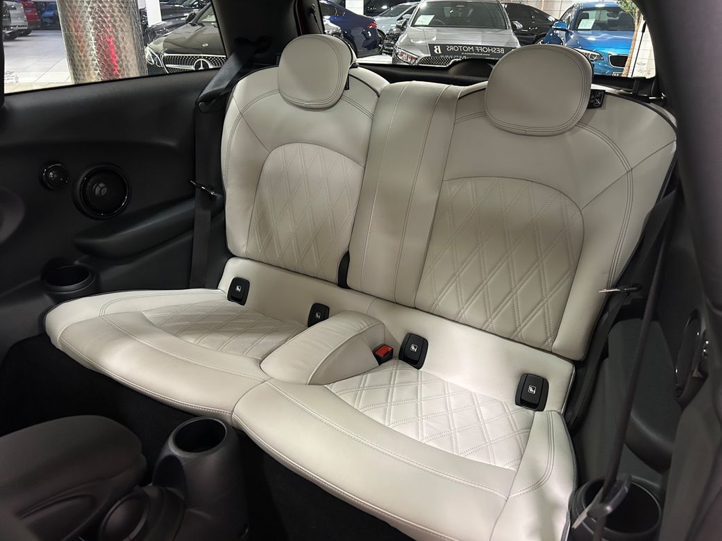 2022 Mini Hatch