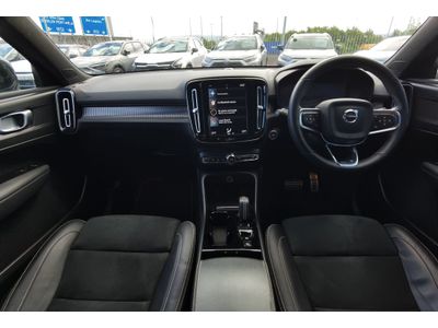 2022 Volvo XC40