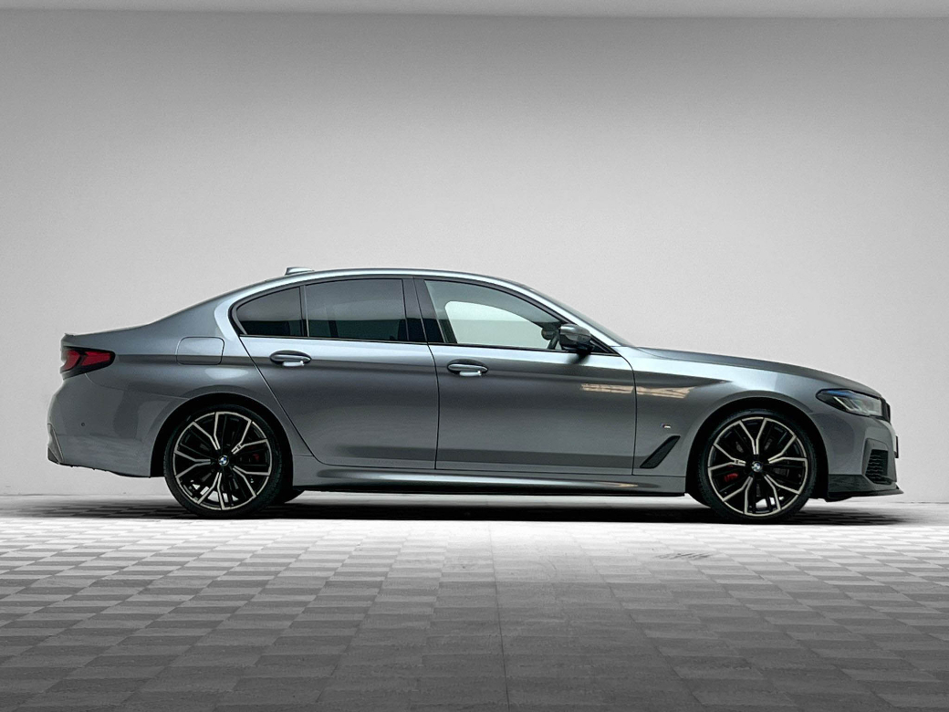 2021 BMW 530