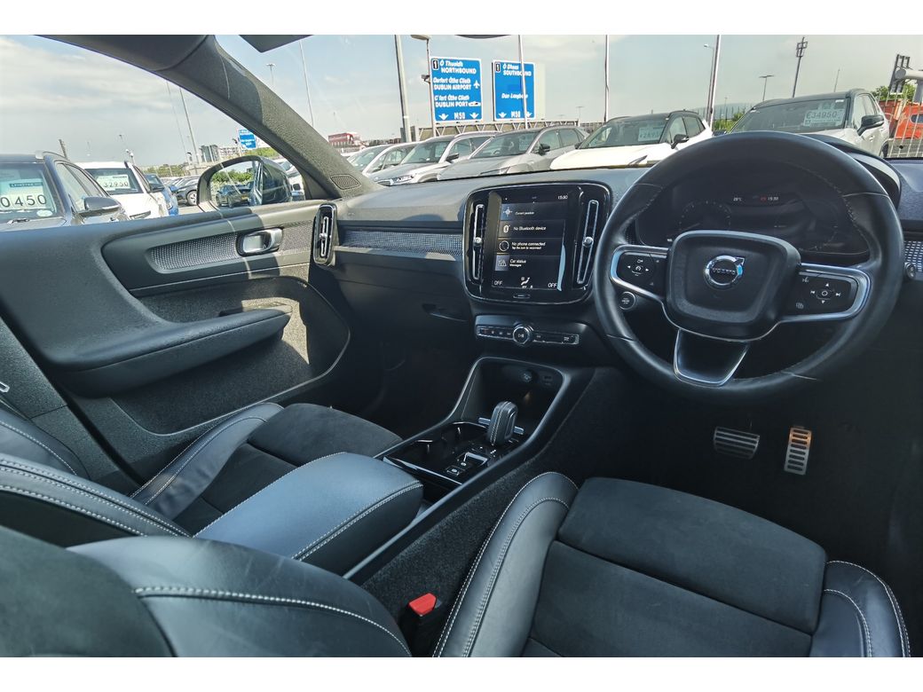2022 Volvo XC40