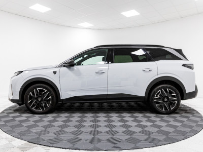 2025 Peugeot 5008