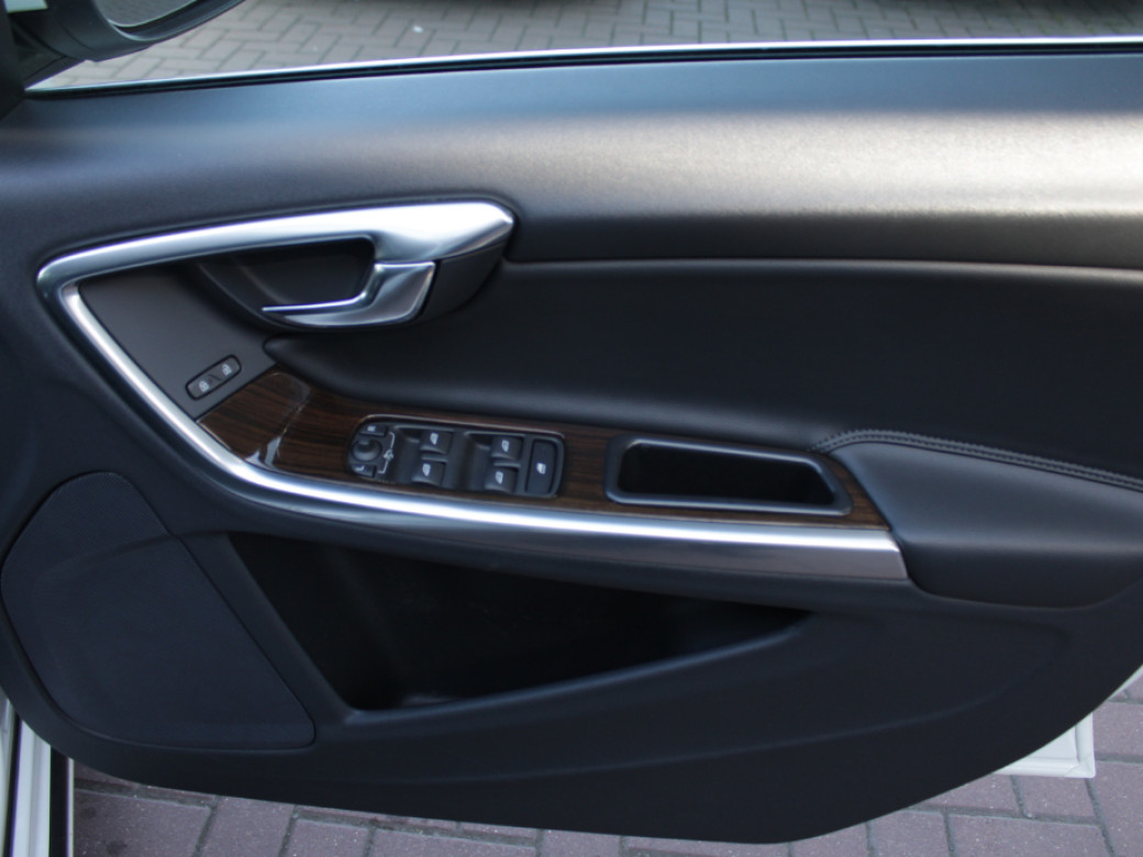 2018 Volvo V60