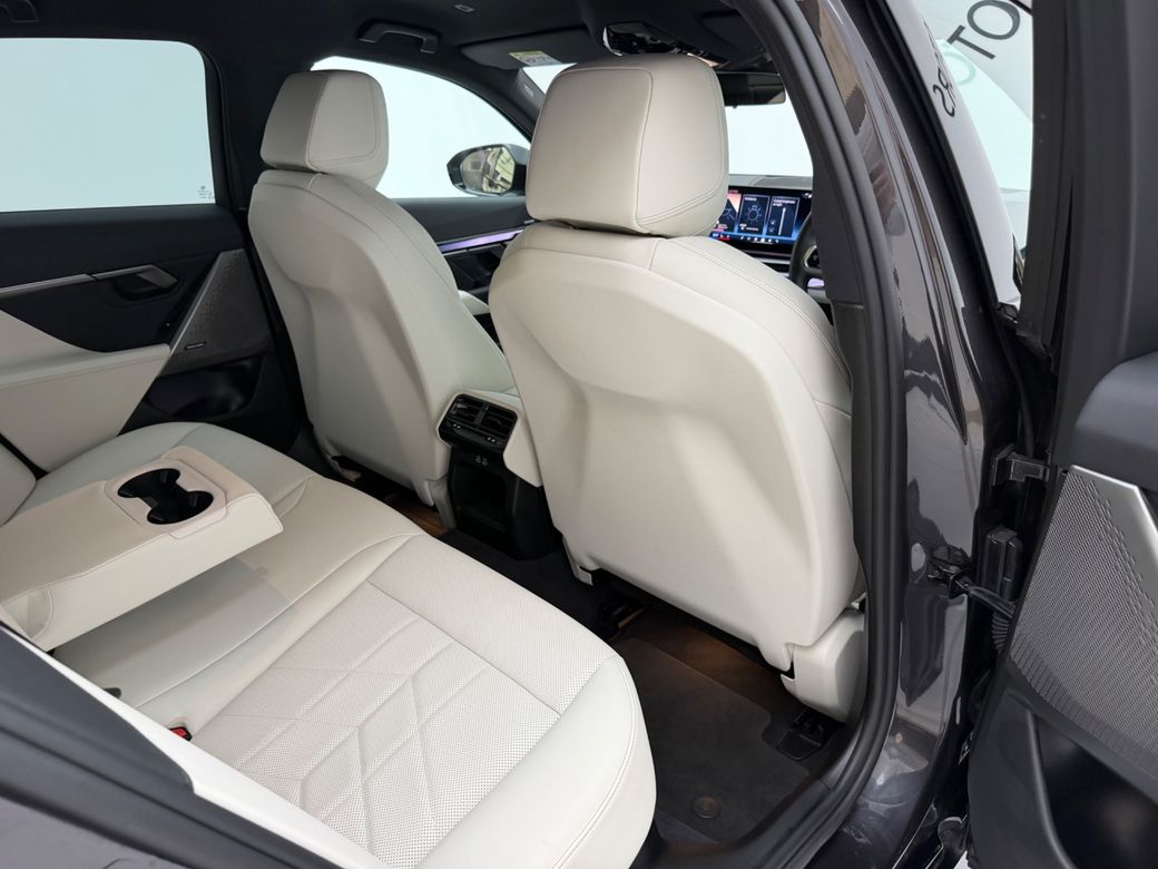 2024 BMW i5