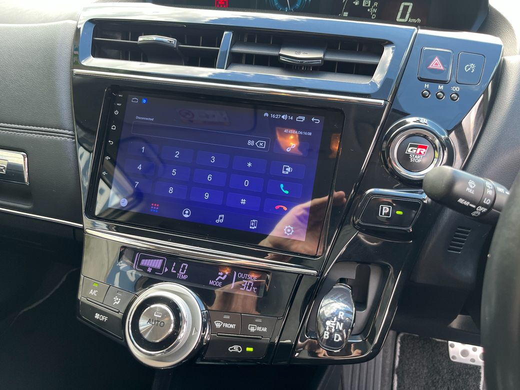 2020 Toyota Prius Alpha