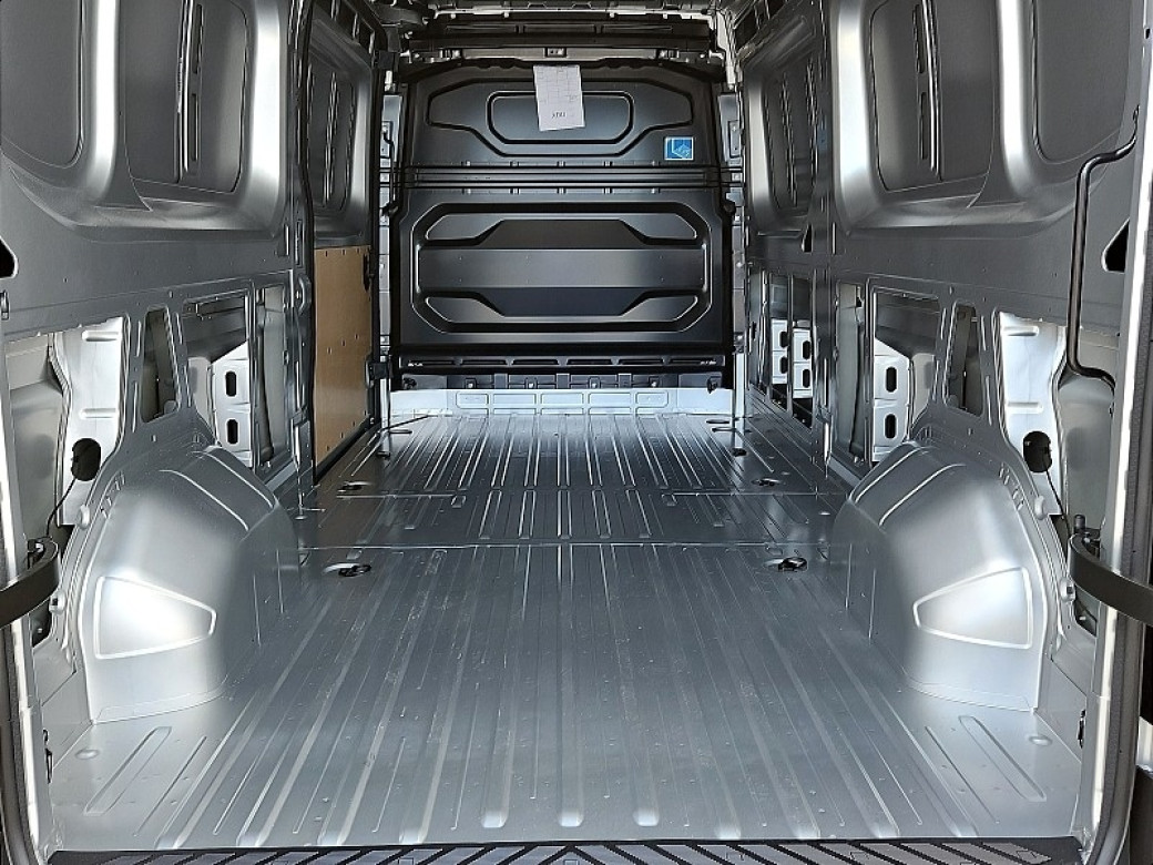 2025 Renault Master