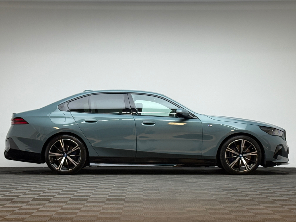 2024 BMW i5
