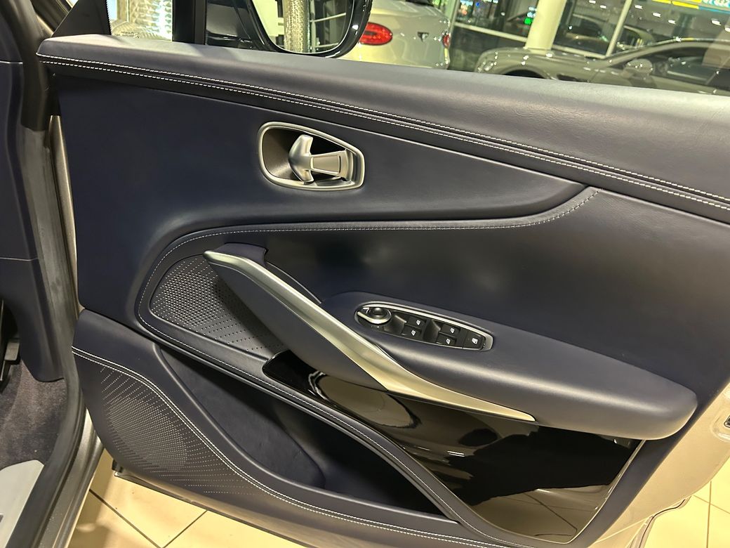 2023 Aston Martin DBX