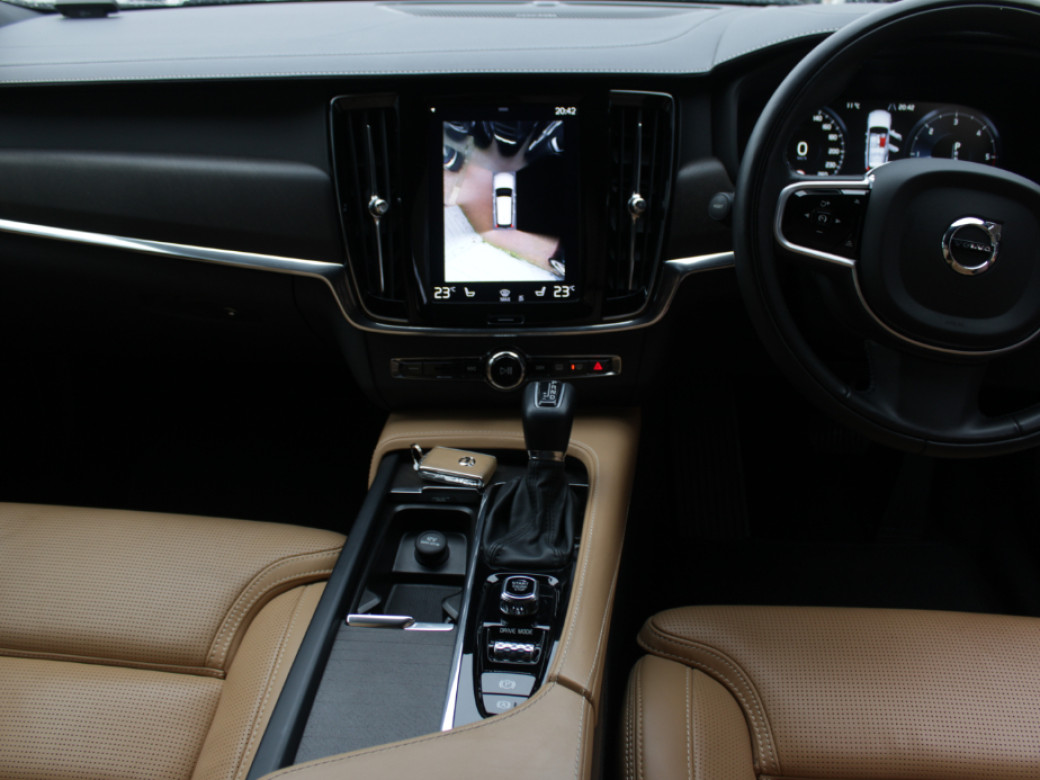 2021 Volvo V90 Cross Country