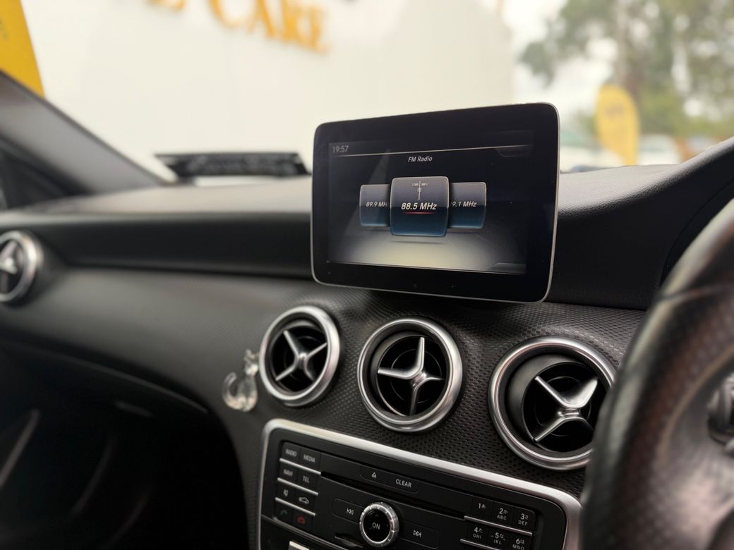 2017 Mercedes-Benz A 180