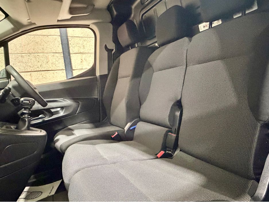 2023 Peugeot Partner