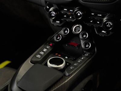 2024 Aston Martin Vantage