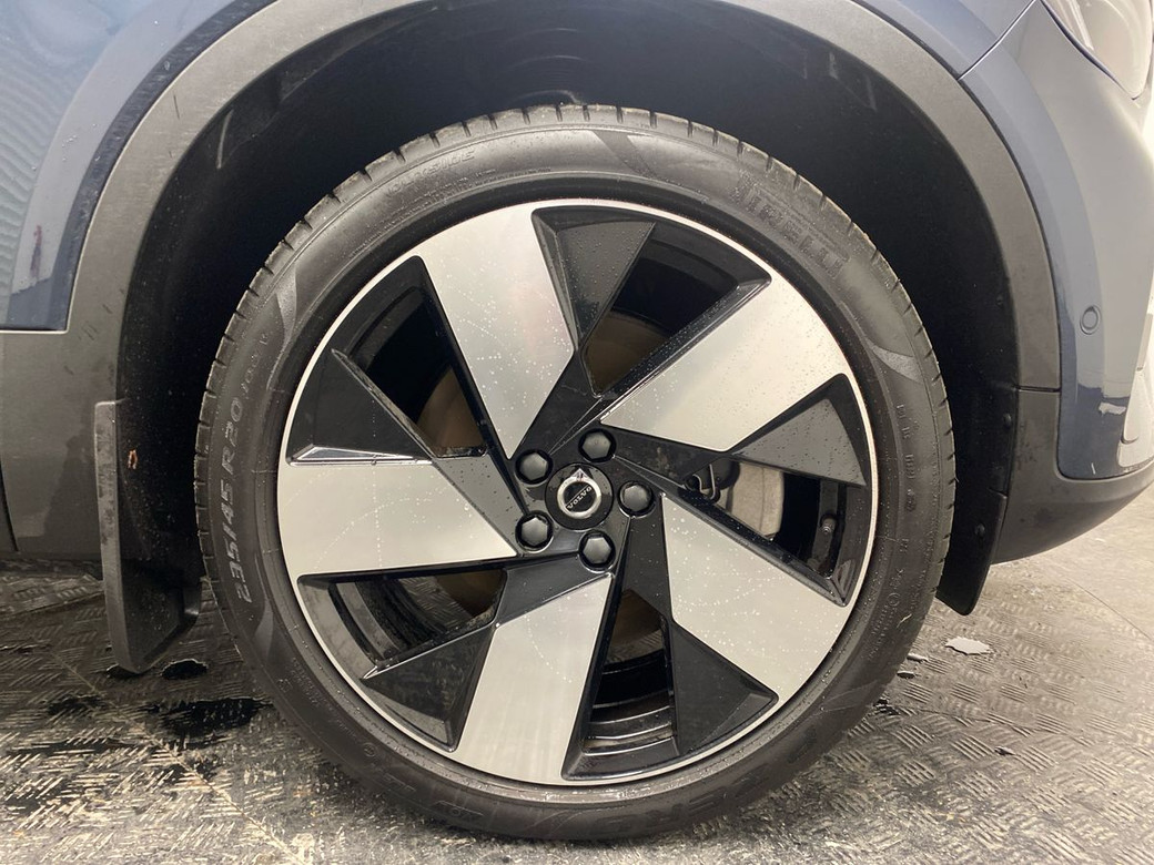 2026 Volvo EX40