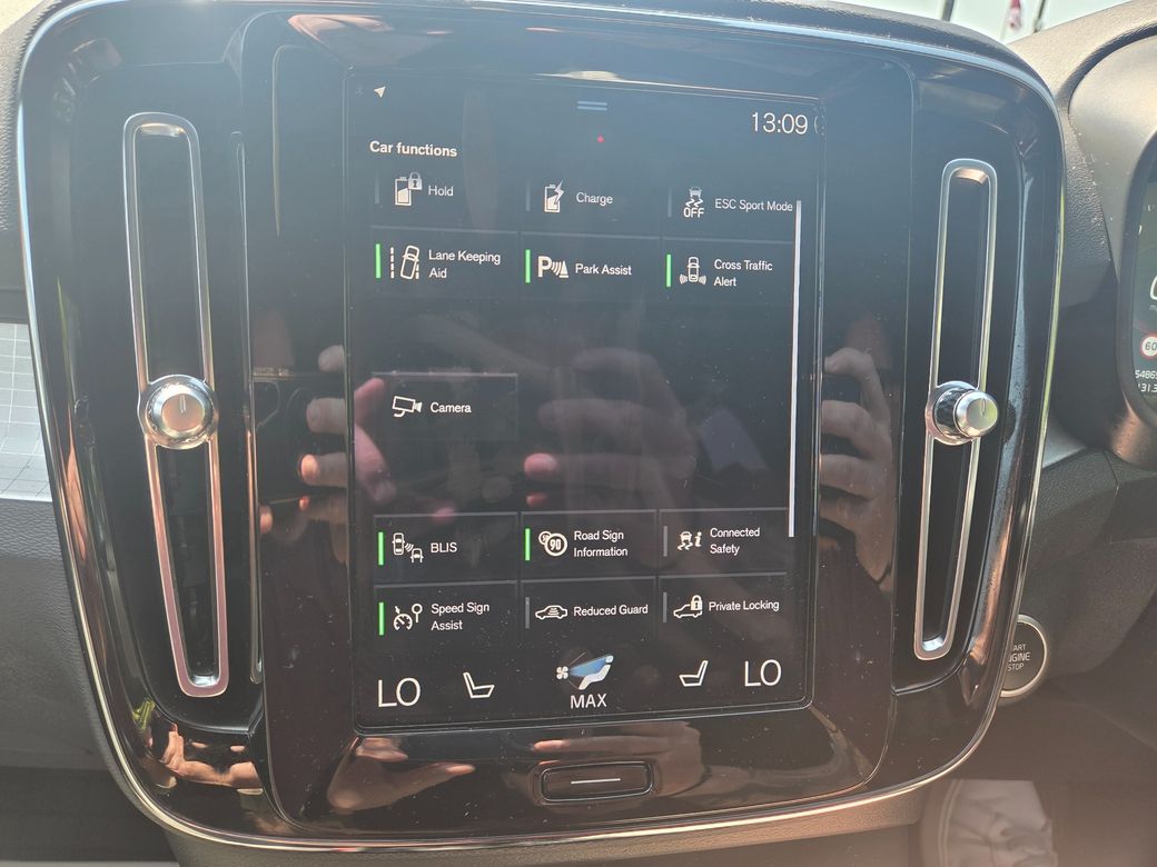 2023 Volvo XC40