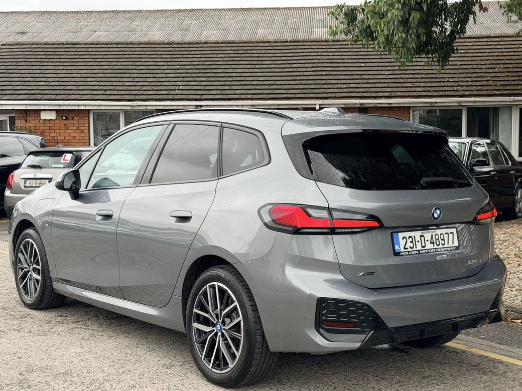 2023 BMW 225