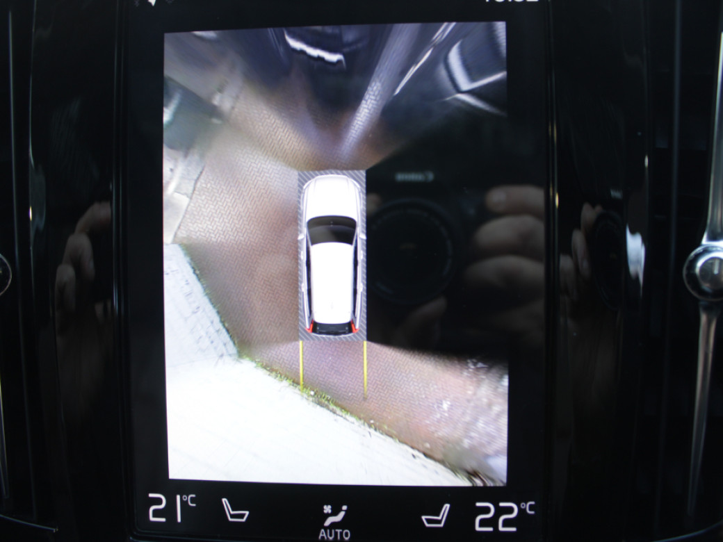 2019 Volvo V90 Cross Country