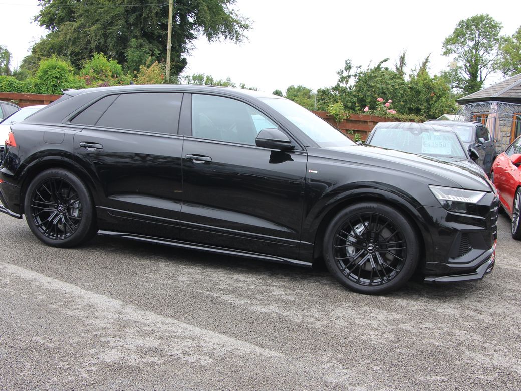 2023 Audi Q8