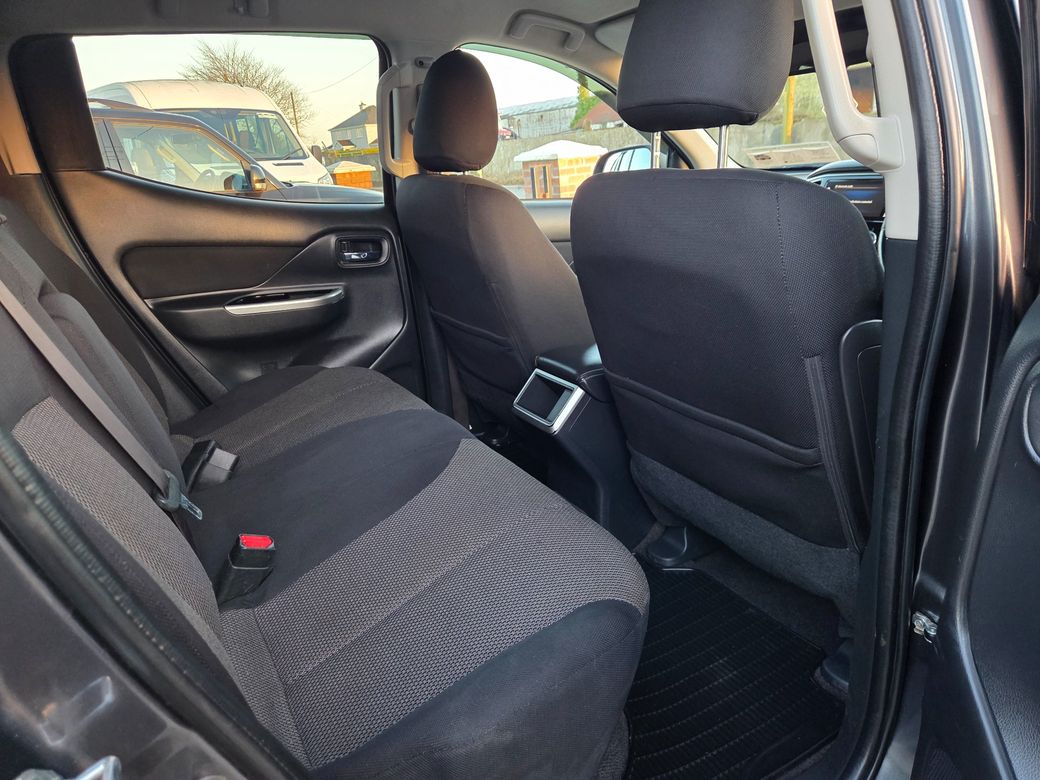 2020 Mitsubishi L200