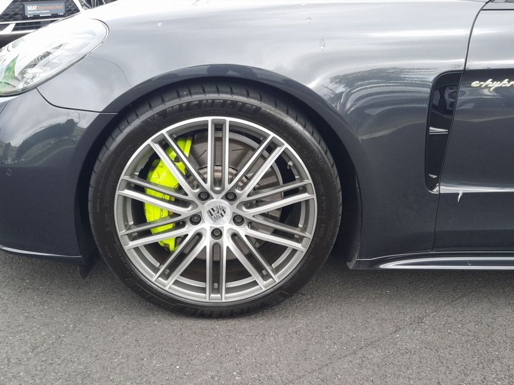 2020 Porsche Panamera