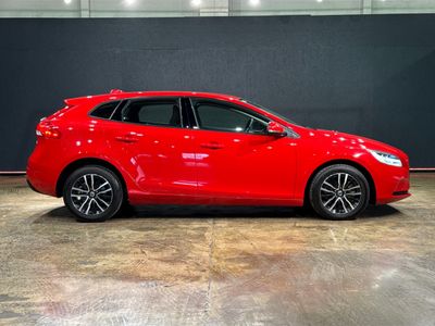 2019 Volvo V40