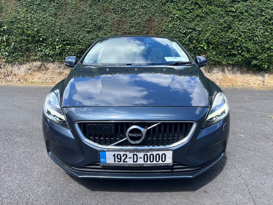 2019 Volvo V40