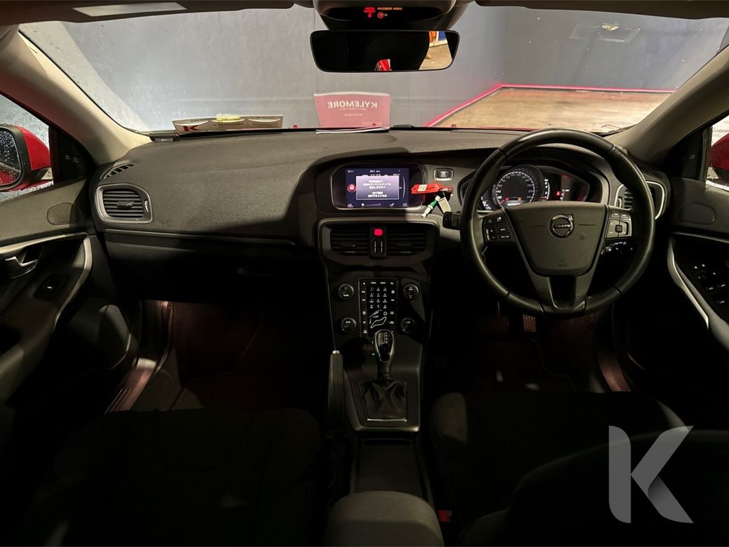 2018 Volvo V40
