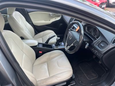 2018 Volvo V40
