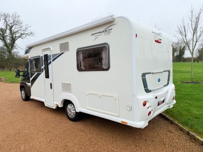 2016 BAILEY APPROACH  AUTOGRAPH 745 R.H.D LOW PROFILE 