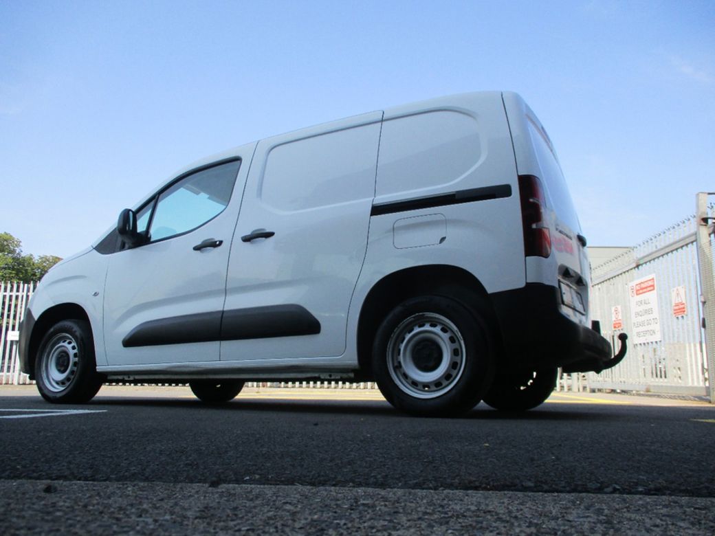 2022 Peugeot Partner