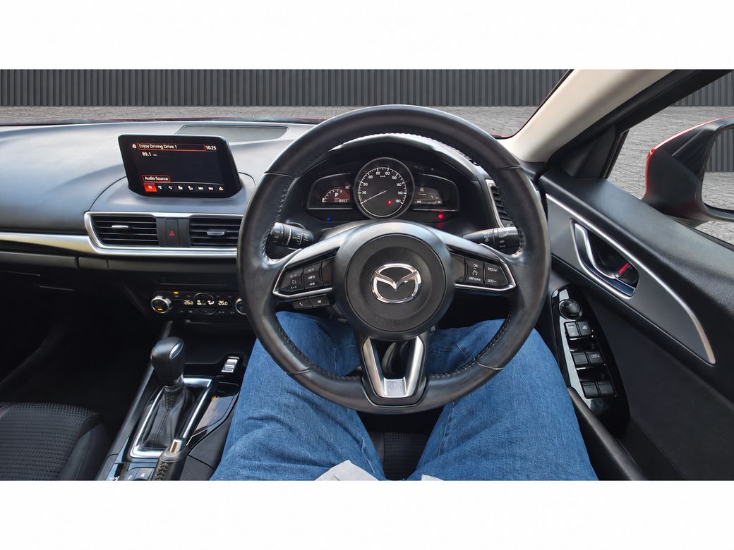 2018 Mazda Axela
