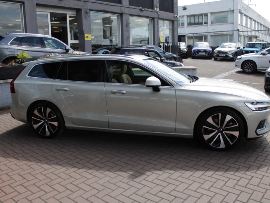 2020 Volvo V60