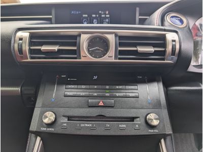 2015 Lexus IS 300h